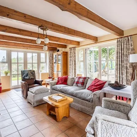 Villa Luxury House On Seafront Curryglass