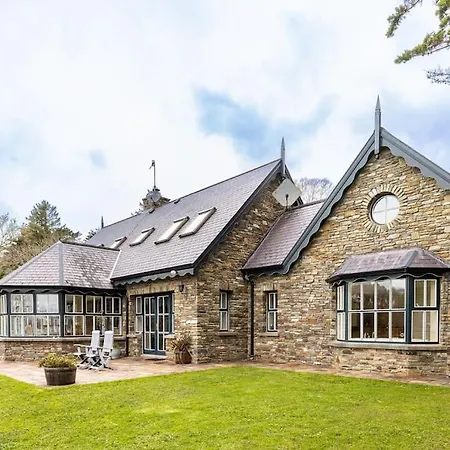 Villa Luxury House On Seafront Curryglass