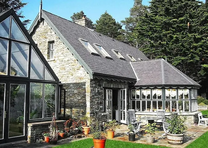 Luxury House On Seafront *