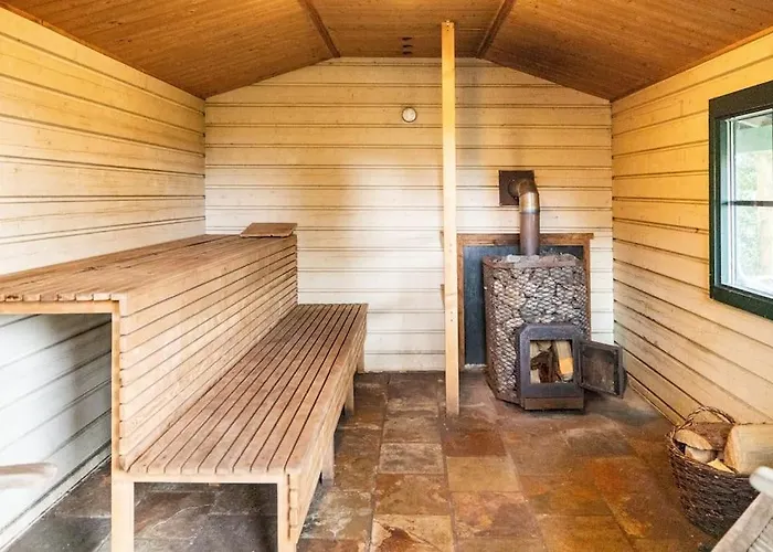 Luxury House On Seafront * Curryglass