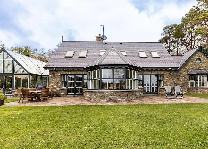 Luxury House On Seafront Villa