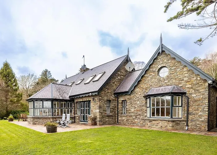 Villa Luxury House On Seafront Curryglass