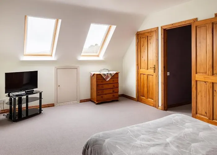 Villa Luxury House On Seafront Curryglass