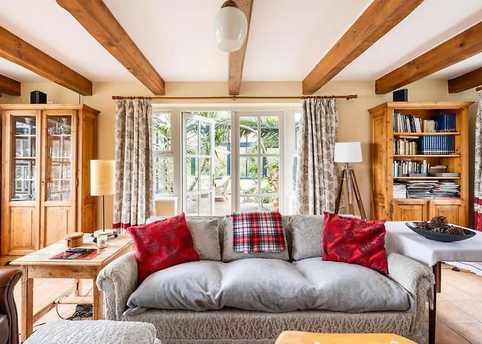 Luxury House On Seafront * Curryglass